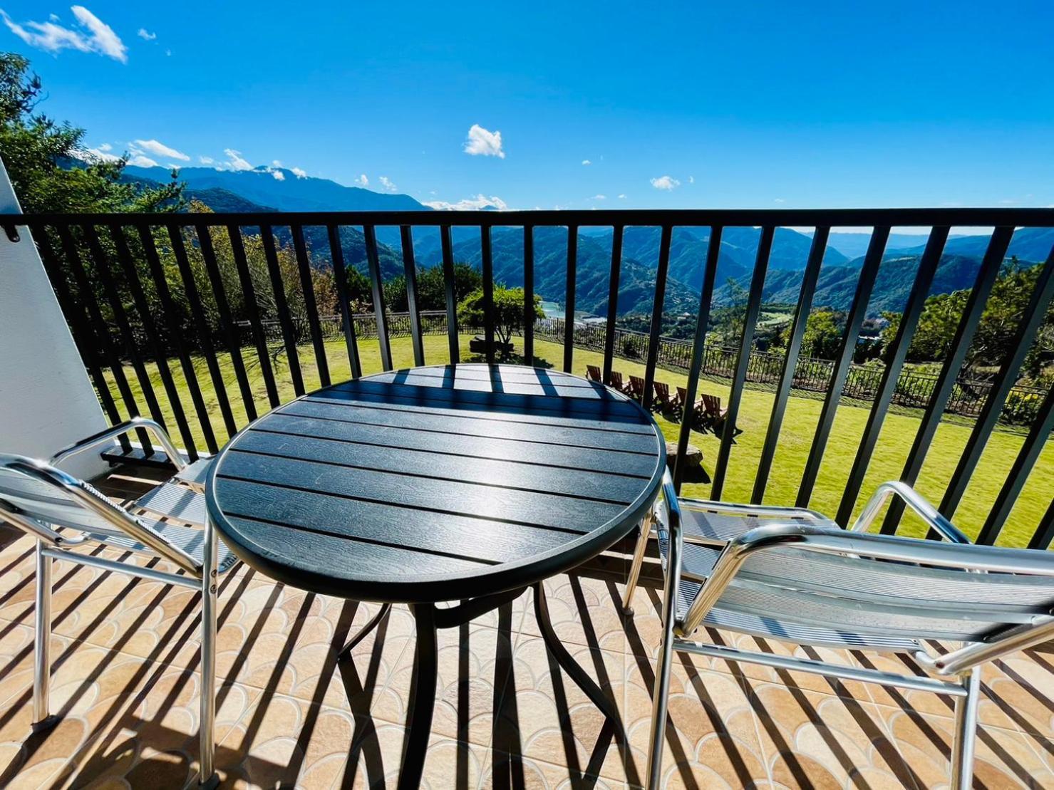 Junyi Landscape Villa Ренай Екстериор снимка