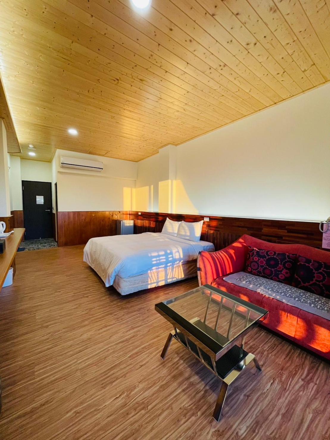 Junyi Landscape Villa Ренай Екстериор снимка