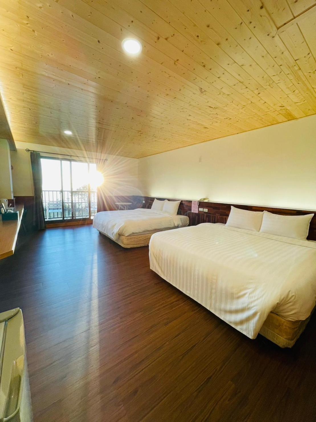 Junyi Landscape Villa Ренай Екстериор снимка