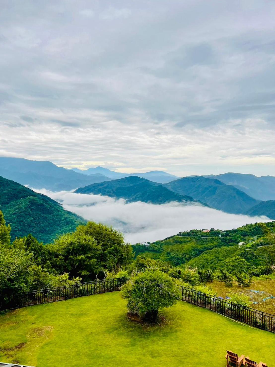 Junyi Landscape Villa Ренай Екстериор снимка